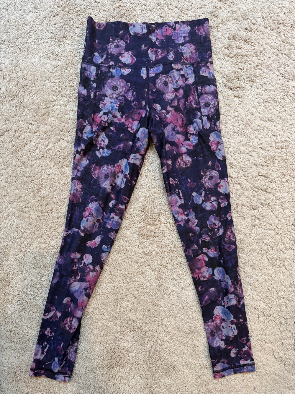 Athleta Salutation Stash 7/8 leggings